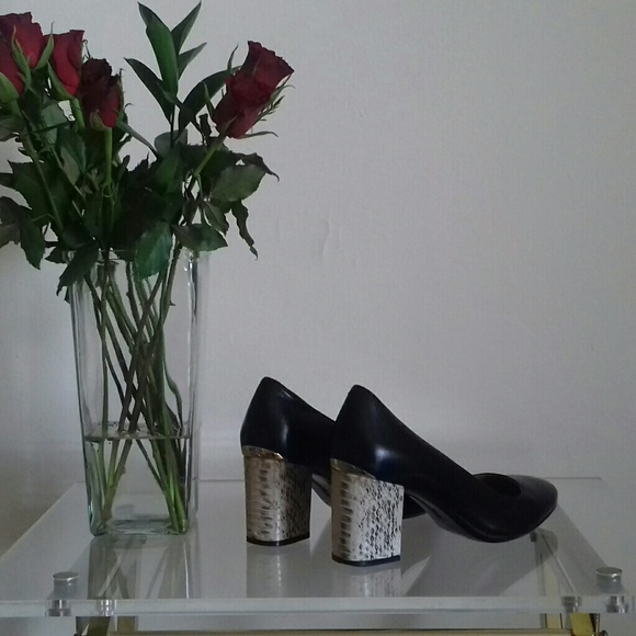 Calvin Klein block heel pump, size 7 - Picture 5 of 7